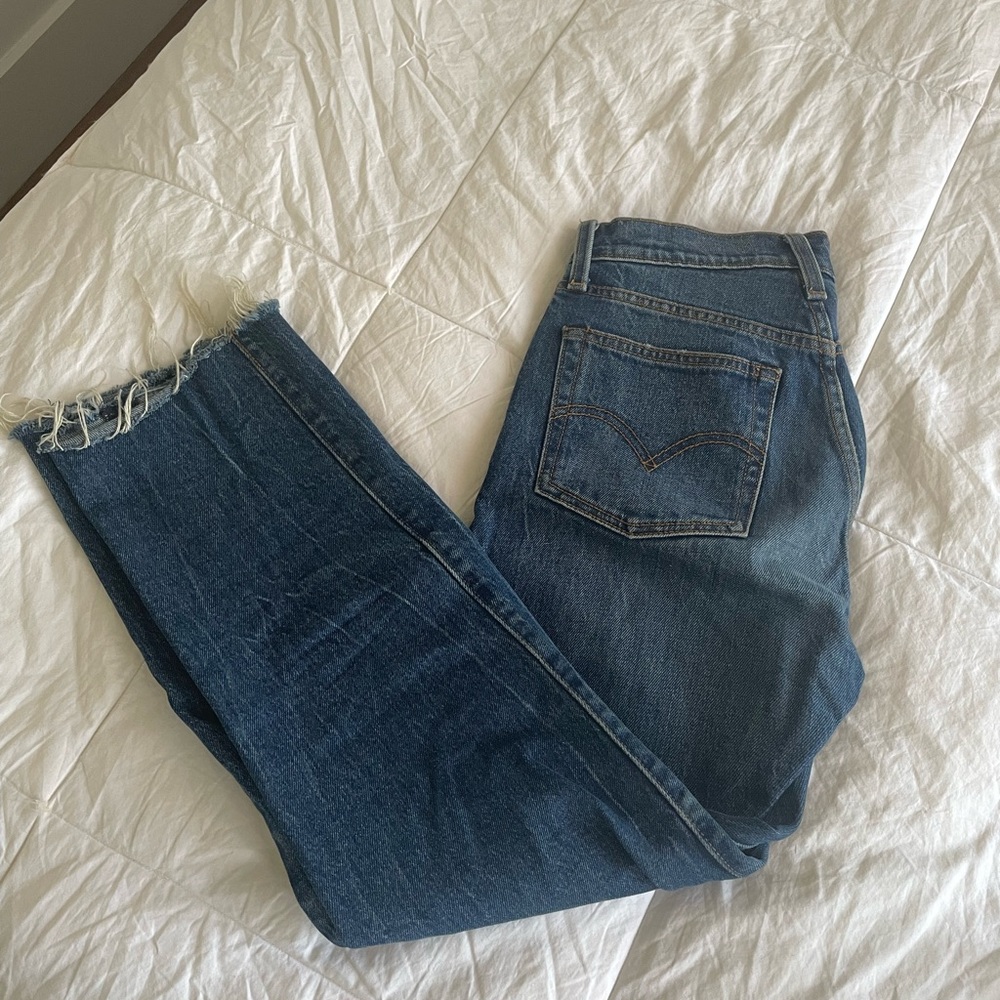 Levi’s ‘wedgies’ cropped jean in medium wash